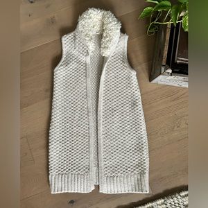 Gap sherpa collar knit vest-size S